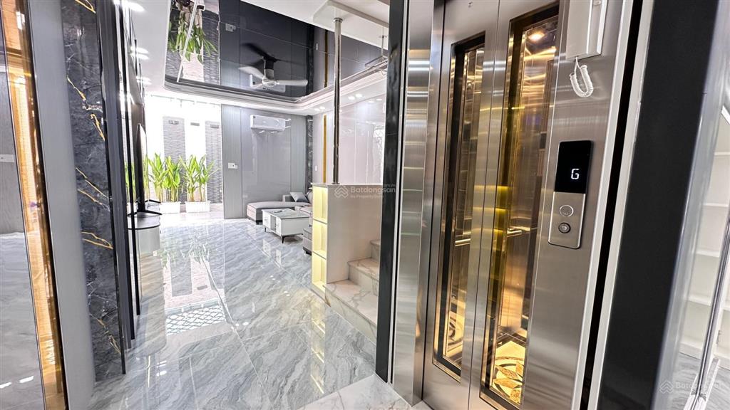 Nhà mới lê thị riêng 5 tầng thang máy chỉ 8,3 tỷ