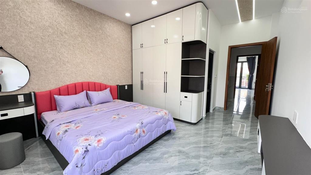 Nhà mới lê thị riêng 5 tầng thang máy chỉ 8,3 tỷ