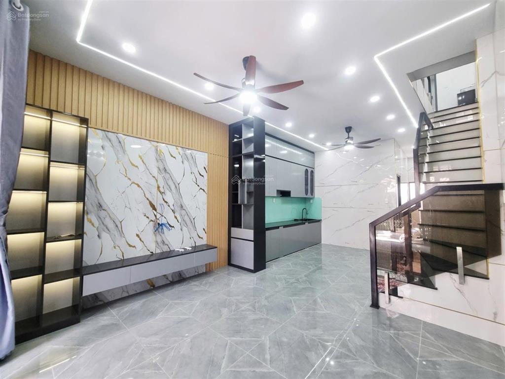 Mặt tiền kinh doanh chỉ nhỉnh 5 tỷ