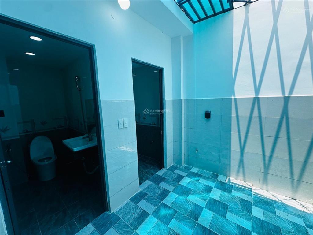 1.99 tỷ nhà hxh đông hưng thuận 4x26m nở hậu 5m 4pn