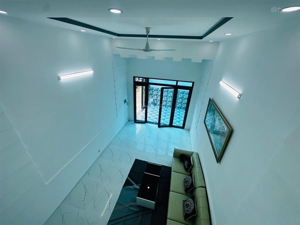 1.99 tỷ nhà hxh đông hưng thuận 4x26m nở hậu 5m 4pn