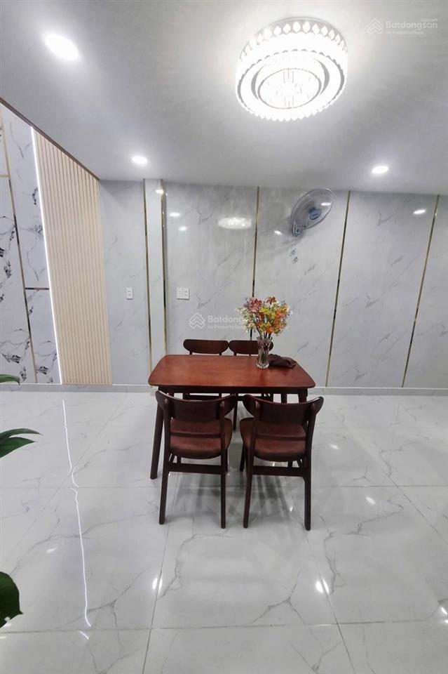 Nhà đẹp ht45 2 tầng hẻm xe hơi shr giảm còn 2,999 tỷ