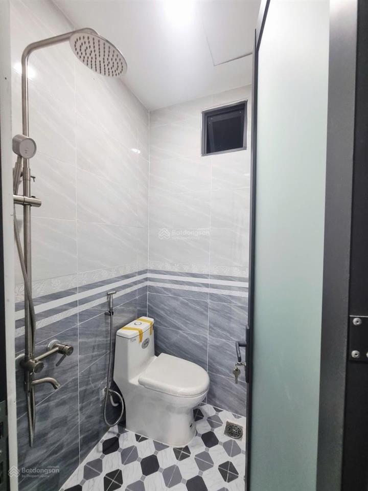 Nhà đẹp ht45 2 tầng hẻm xe hơi shr giảm còn 2,999 tỷ