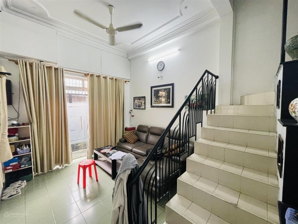 Bán nhà cách mạng tháng tám , giáp q.10 q.3  ga metro  48m2  hẻm xe hơi  ngang 6  3 tầng 4 pn