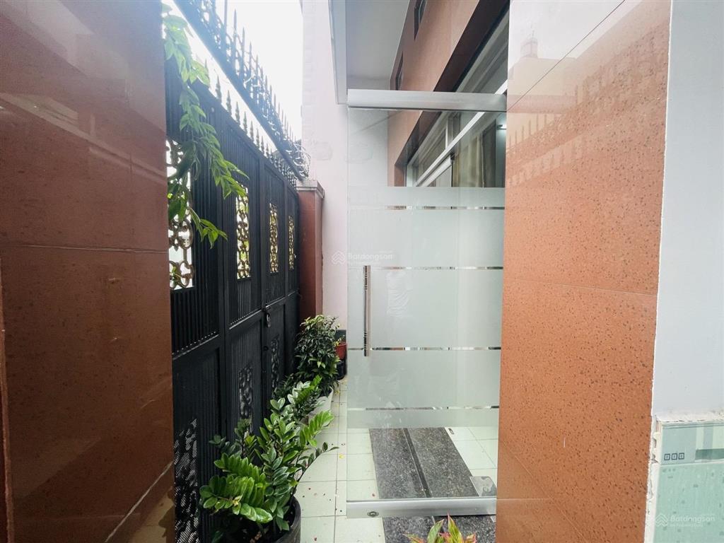 Bán nhà cách mạng tháng tám , giáp q.10 q.3  ga metro  48m2  hẻm xe hơi  ngang 6  3 tầng 4 pn