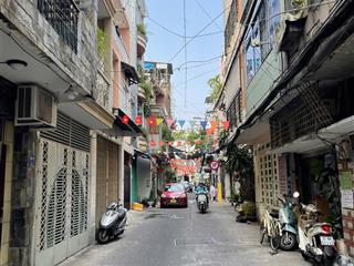 Bán nhà đường huỳnh văn bánh  xe hơi ngủ trong nhà  45m2  5 tầng  mới đẹp ở ngay