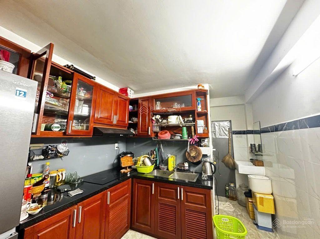 Bán nhà hẻm 6m cách mạng tháng 8, 3 tầng 3pn, 42m2,khu phân lô, ngay metro, giáp q.10