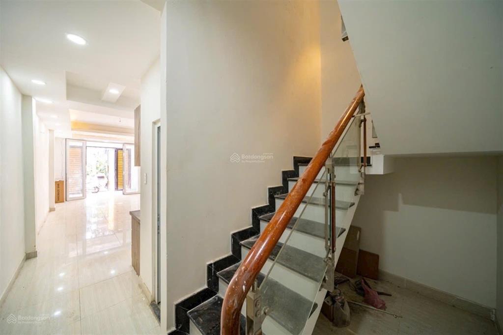 Phường tân sơn nhất, cách mạng tháng tám, tân bình, 60m², 3 tầng, hẻm xe hơi, liền kề metro