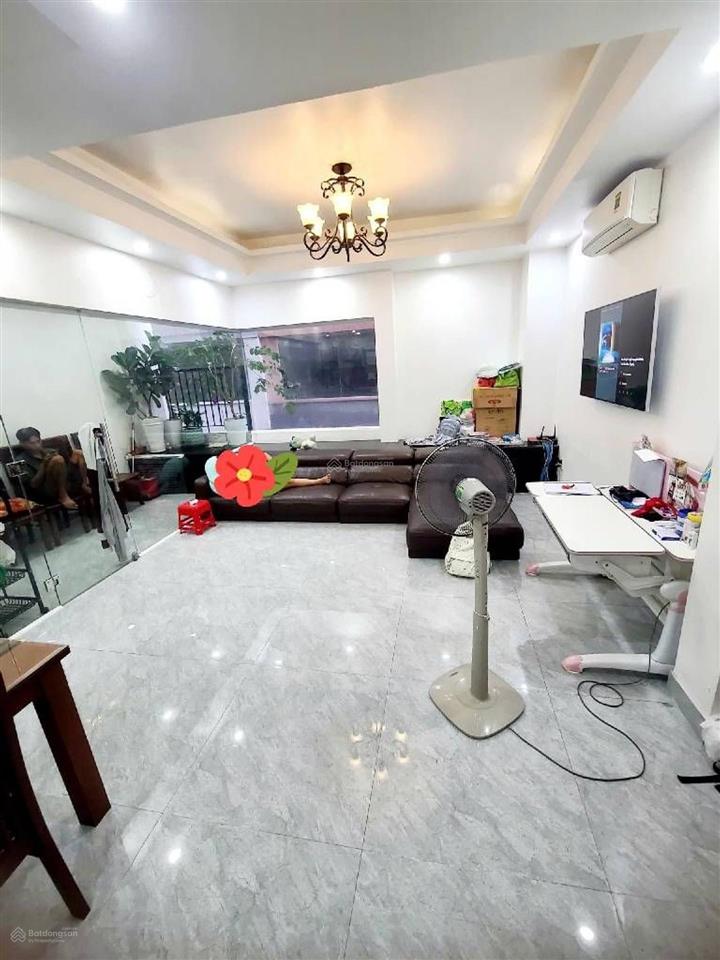 Bán nhà tân bình, kế bên q.10  khu phân lô  55m2  xe hơi ngủ trong nhà  5 tầng  ngang 6 vuông