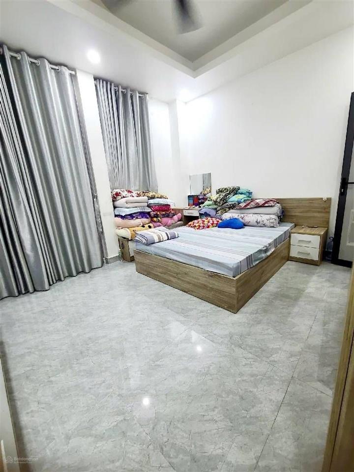 Bán nhà tân bình, kế bên q.10  khu phân lô  55m2  xe hơi ngủ trong nhà  5 tầng  ngang 6 vuông