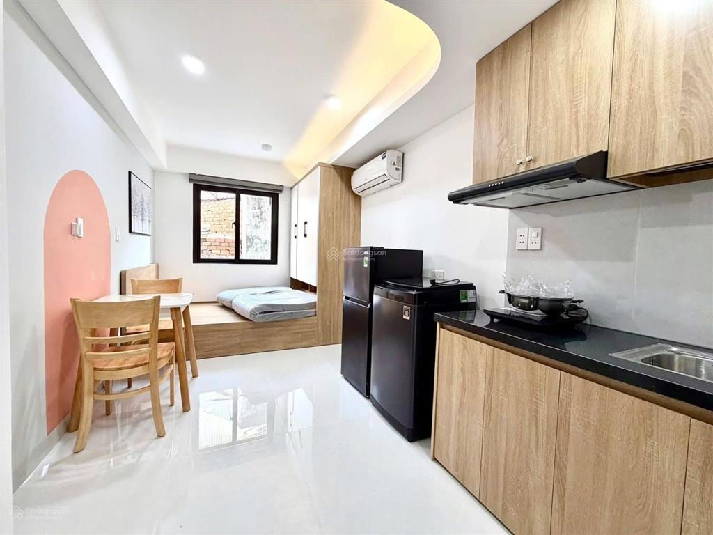 Bán toà căn hộ dịch vụ đường tô hiến thành, phường hoà hưng, 12 phòng, hẻm xe tải , 62m2  4,2x18