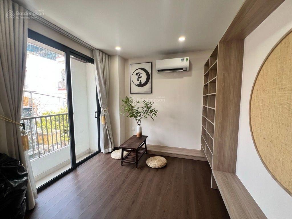 Bán nhà ngay vòng xoay dân chủ quận 10  ngang 9.5  50m2  full nội thất, phong cách nhật, 3 tầng