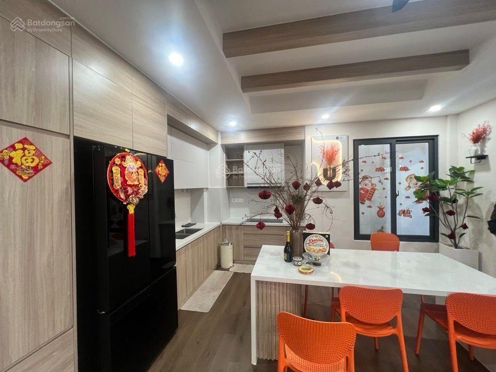 Bán nhà ngay vòng xoay dân chủ quận 10  ngang 9.5  50m2  full nội thất, phong cách nhật, 3 tầng