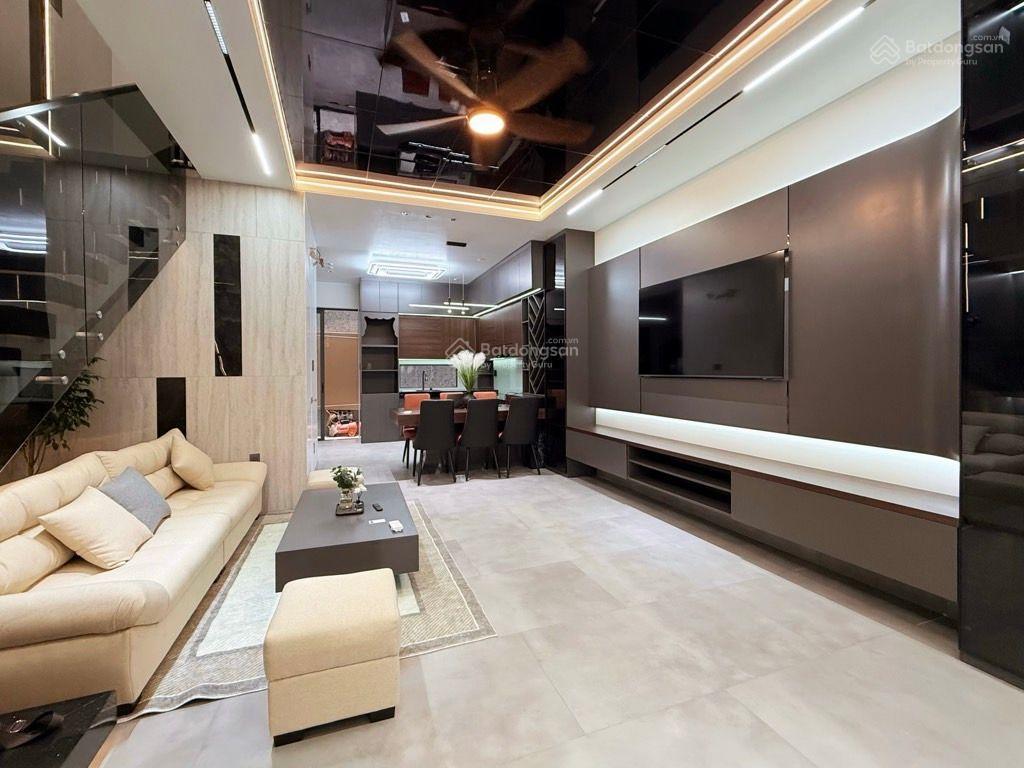 Đối diện hà đô centrosa quận 10, mới đep ở ngay, ô tô tới nhà, 62m2, ngang 5,2m, full nội thất