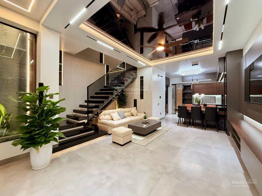 Đối diện hà đô centrosa quận 10, mới đep ở ngay, ô tô tới nhà, 62m2, ngang 5,2m, full nội thất