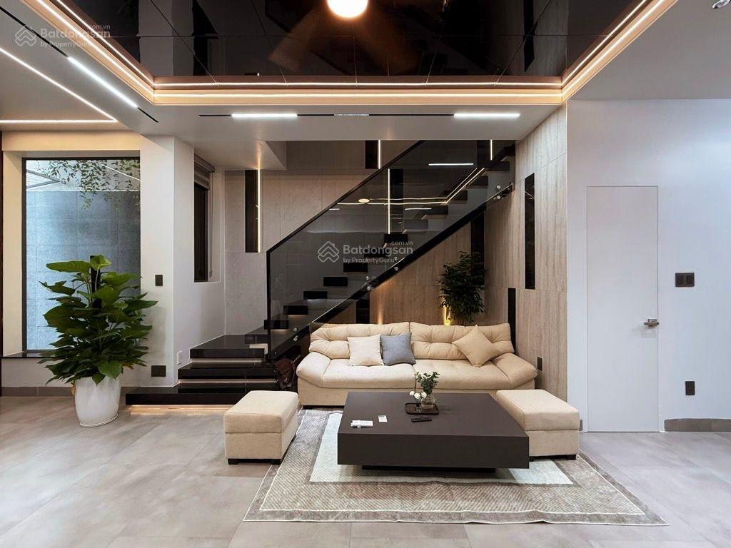 Đối diện hà đô centrosa quận 10, mới đep ở ngay, ô tô tới nhà, 62m2, ngang 5,2m, full nội thất
