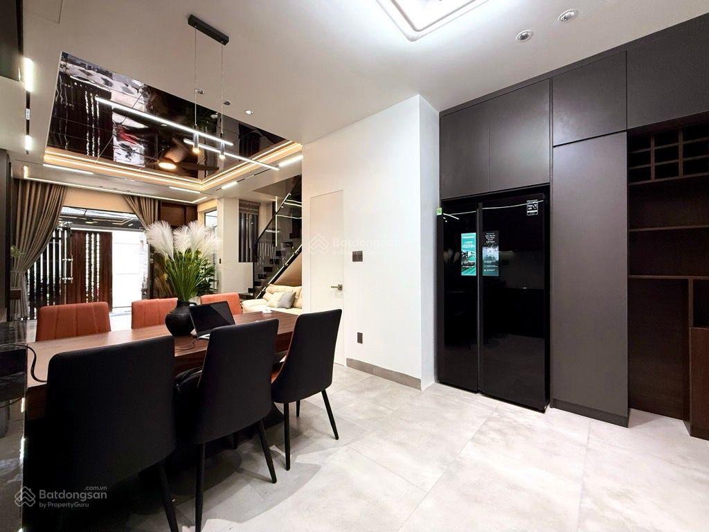 Đối diện hà đô centrosa quận 10, mới đep ở ngay, ô tô tới nhà, 62m2, ngang 5,2m, full nội thất
