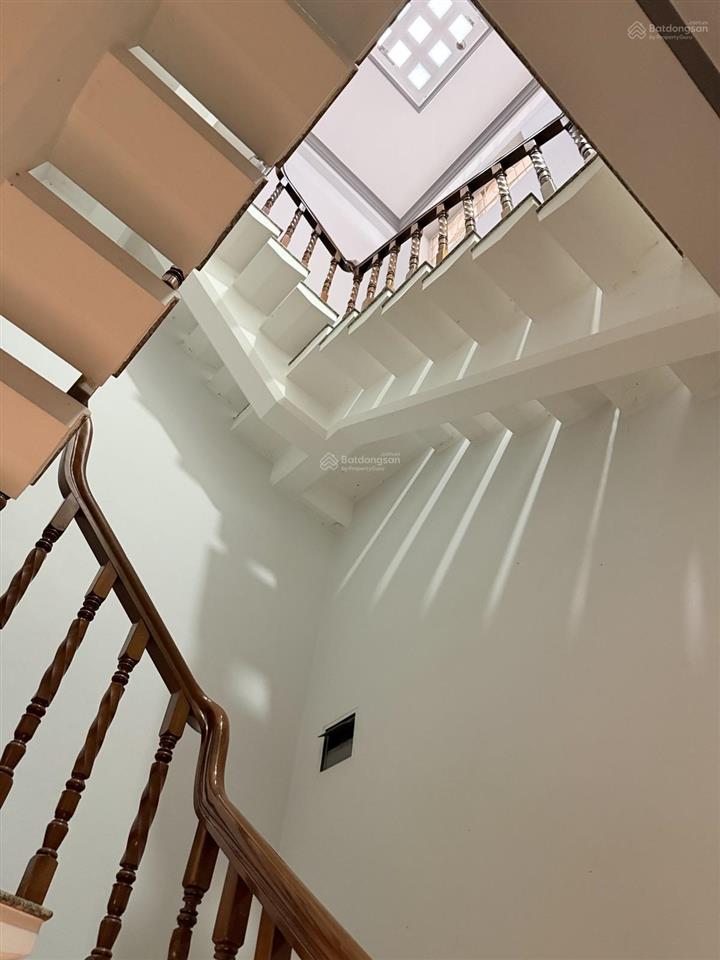 Bám nhà nguyễn văn trỗi  hồ biểu chánh, hẻm 6m, khu biệt thự, 82m,4 tầng, 3.8 x 22, gara oto