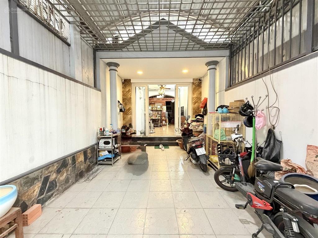 Bám nhà nguyễn văn trỗi  hồ biểu chánh, hẻm 6m, khu biệt thự, 82m,4 tầng, 3.8 x 22, gara oto