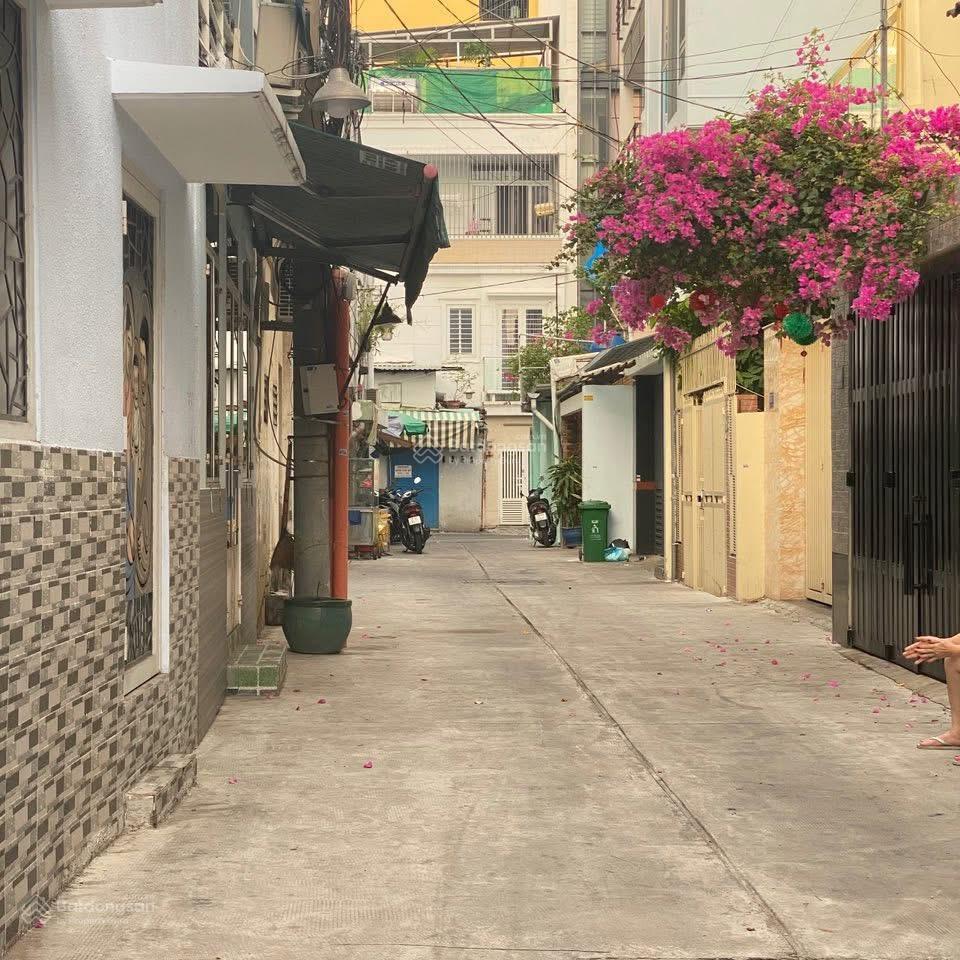 Bán quận 10 nhà hẻm xe hơi 666/ ba tháng hai  47m 4 tẩng 4 phòng ngủ  7,6 tỷ.