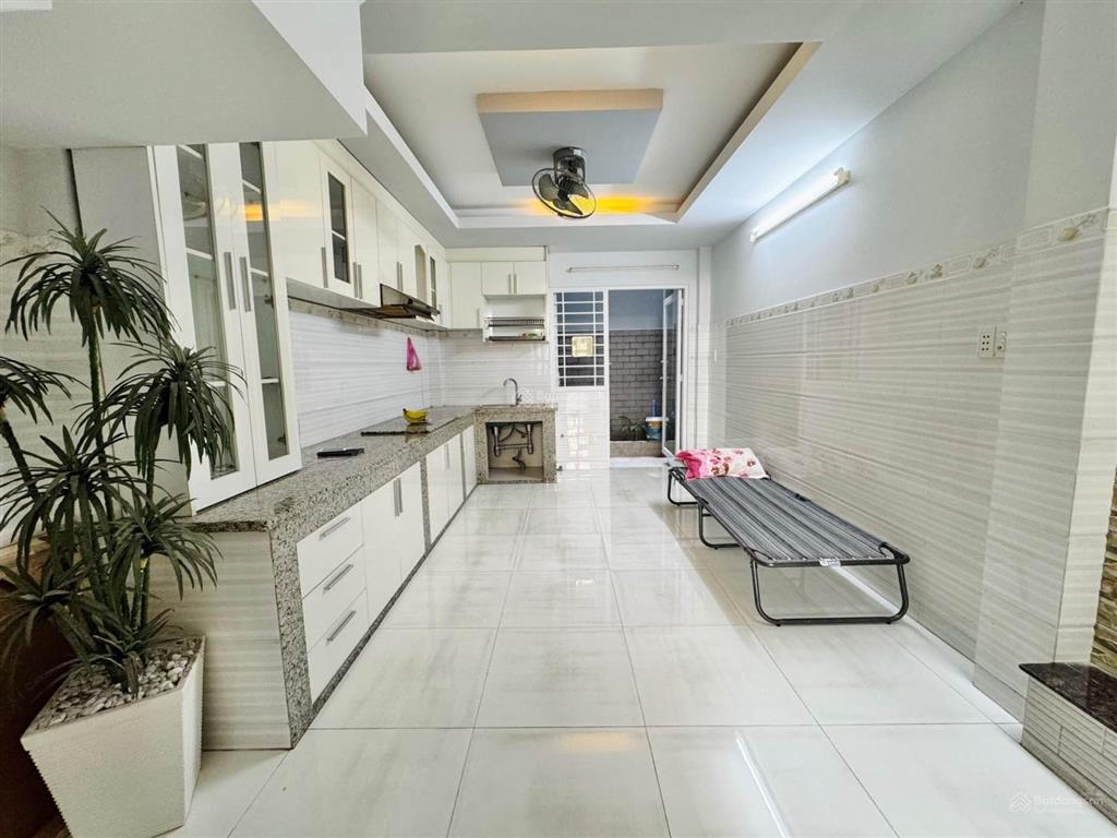 Bán nhà đường tô hiến thanh, hẻm xe tải, 66m2, 4 tầng btct mới đẹp ở ngay 14.99 tỷ