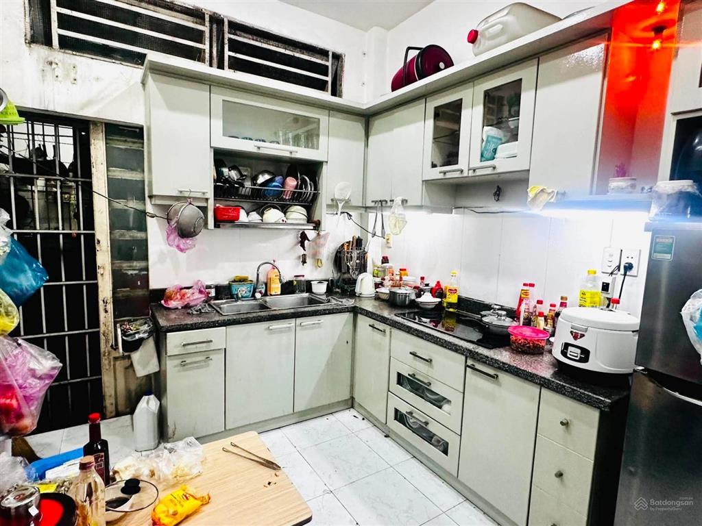 Ngay metro, đường cách mạng tháng tám quận 10, hẻm xe hơi, 47m, 4 phòng ngủ, 2 mặt hẻm, giá 8,25 tỷ
