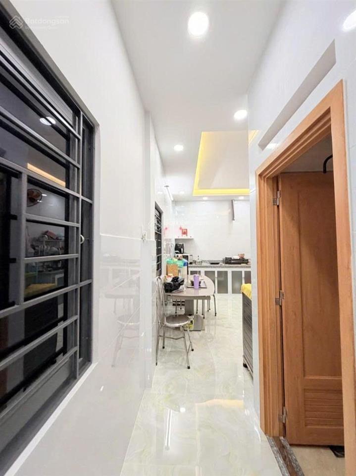 Bán nhà trung tâm quận 10, gần nhà hát hòa bình, ô tô tới nhà, 3 tầng, 45m2, ở ngay chỉ 8,9 tỷ