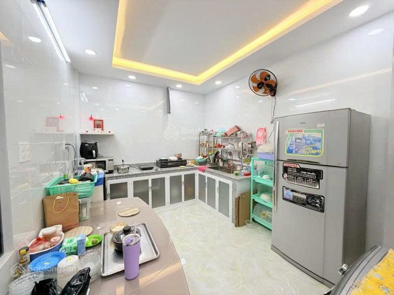 Bán nhà trung tâm quận 10, gần nhà hát hòa bình, ô tô tới nhà, 3 tầng, 45m2, ở ngay chỉ 8,9 tỷ
