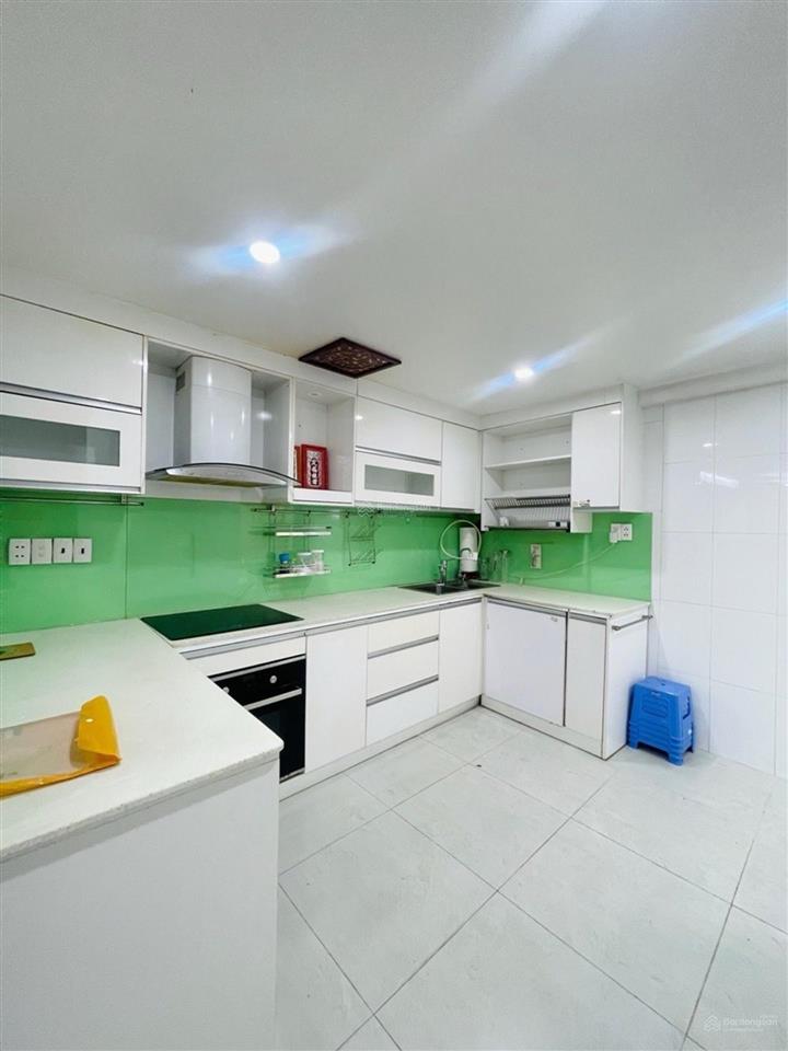 Bán nhà cách mạng tháng tám, hẻm ô tô quận 10, 53m2 4 tầng 4x14m, 9,9 tỷ