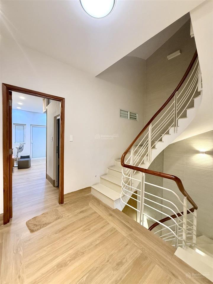 Bán nhà hẻm ô tô 7m sư vạn hạnh, kế vạn hạnh mall, bv 115, phường 13, q.10 63m2, 4,5x14, 5 tầng