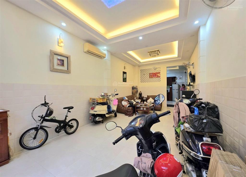 Bán nhà đường cách mạng tháng 8 quận 10 ngay metro, hẻm xe hơi, 62m2, 4x14, nở hậu, 4 tầng btct