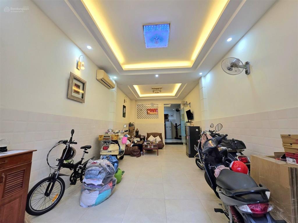 Bán nhà đường cách mạng tháng 8 quận 10 ngay metro, hẻm xe hơi, 62m2, 4x14, nở hậu, 4 tầng btct