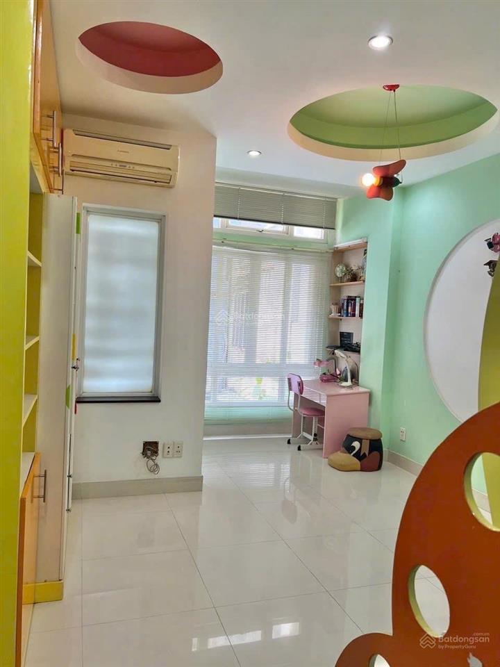 Bán nhà đường nguyên ngọc lộc quận 10, hẻm xe hơi 5m, 65m, 4 tầng, 5 phòng ngủ, giá 13.5 tỷ