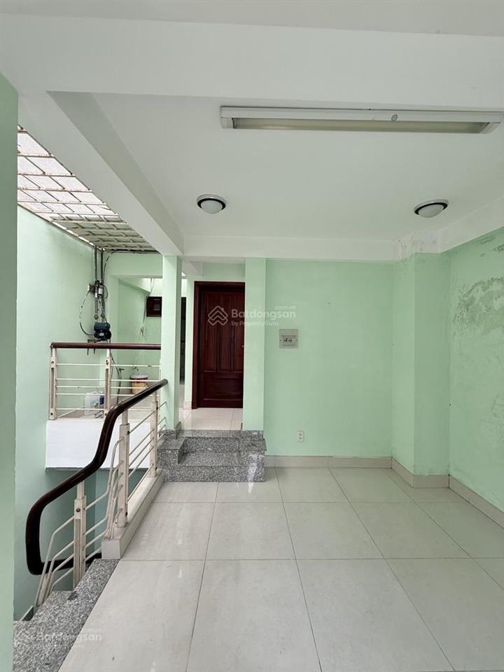 Bán nhà mặt tiền khu đường hoa phú nhuận, 49.5m, 4 tầng có hầm, giá 16.5 tỷ