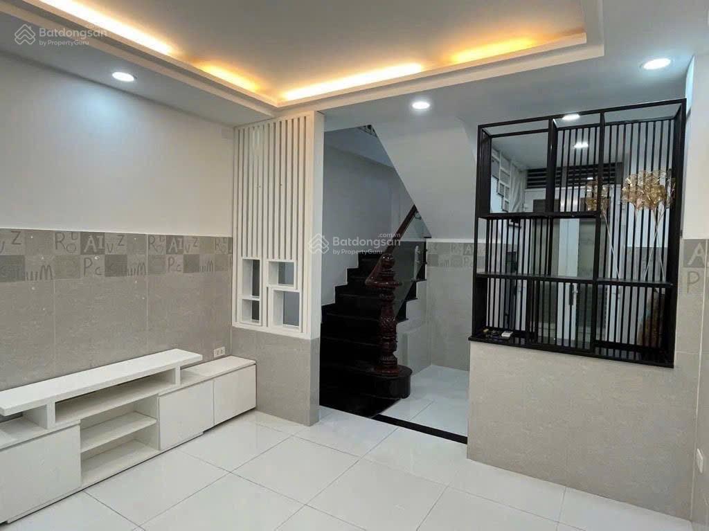 Nhà quận 10 gần công viên lê thị riêng, cư xá bắc hải, 5 tầng 2 mặt hẻm, hđt 20tr/tháng