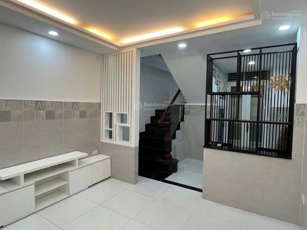 Nhà quận 10 gần công viên lê thị riêng, cư xá bắc hải, 5 tầng 2 mặt hẻm, hđt 20tr/tháng