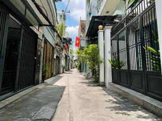 Bán nhà quận 10, hẻm trước nhà 4m, 30m2, 4 tầng, 4 phòng, chỉ 5,8 tỷ