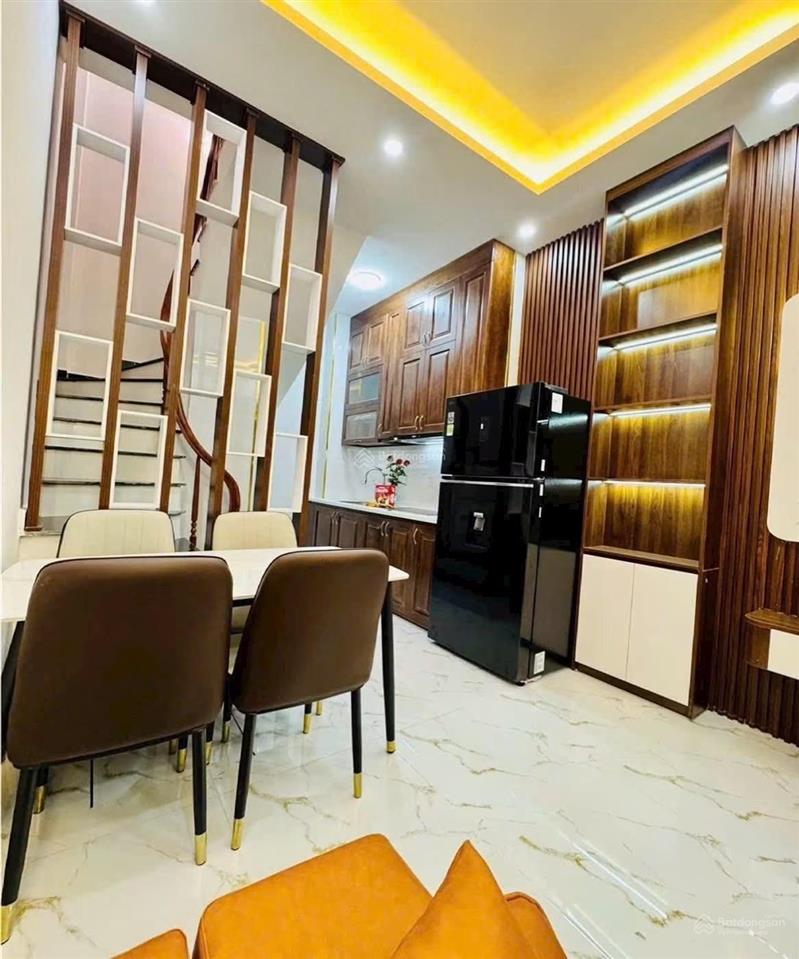 Bán nhà mới 4 tầng, đường 3 tháng 2 phường 14 q10, 29m2 chỉ 5,6 tỷ