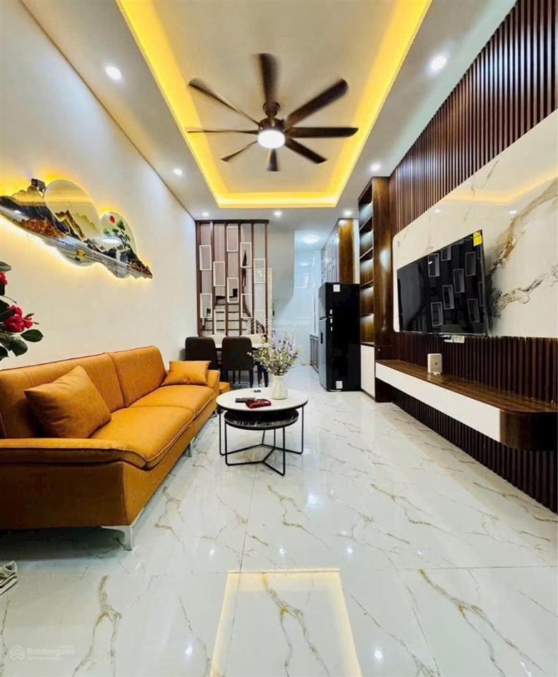 Bán nhà mới 4 tầng, đường 3 tháng 2 phường 14 q10, 29m2 chỉ 5,6 tỷ