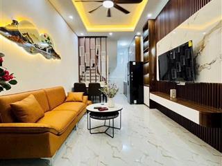 Bán nhà mới 4 tầng, đường 3 tháng 2 phường 14 q10, 29m2 chỉ 5,6 tỷ
