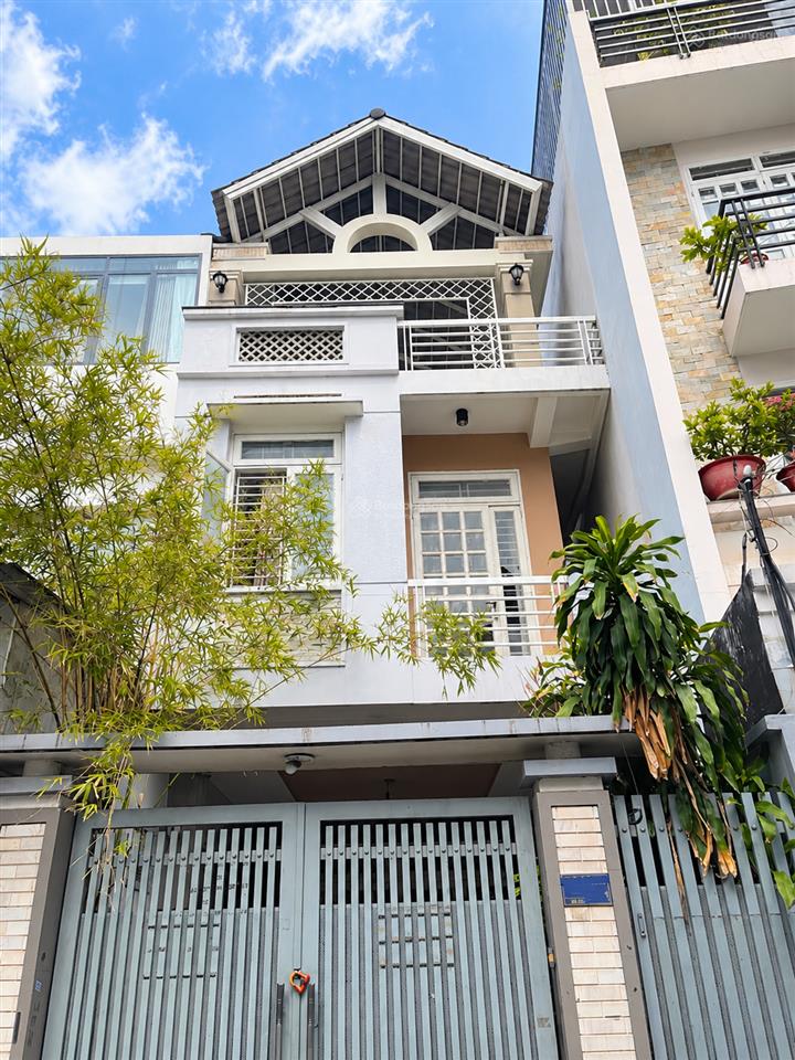 Nhà phạm văn hai, tân bình 133m2, 3 tầng xe hơi 7 chỗ vào nhà ngang 4,7m chỉ 19,9 tỷ