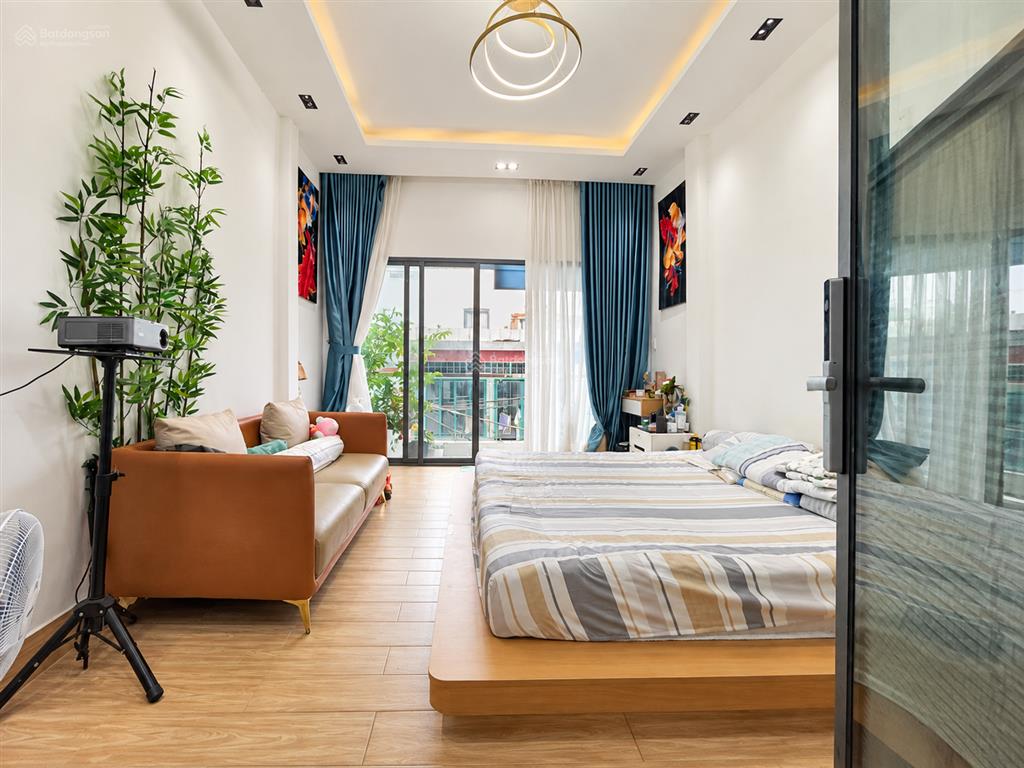 Bán nhà quận 10, hẻm xe hơi, 46m2, ngang 4m, 3 tầng, mới đẹp ở ngay 9,2 tỷ