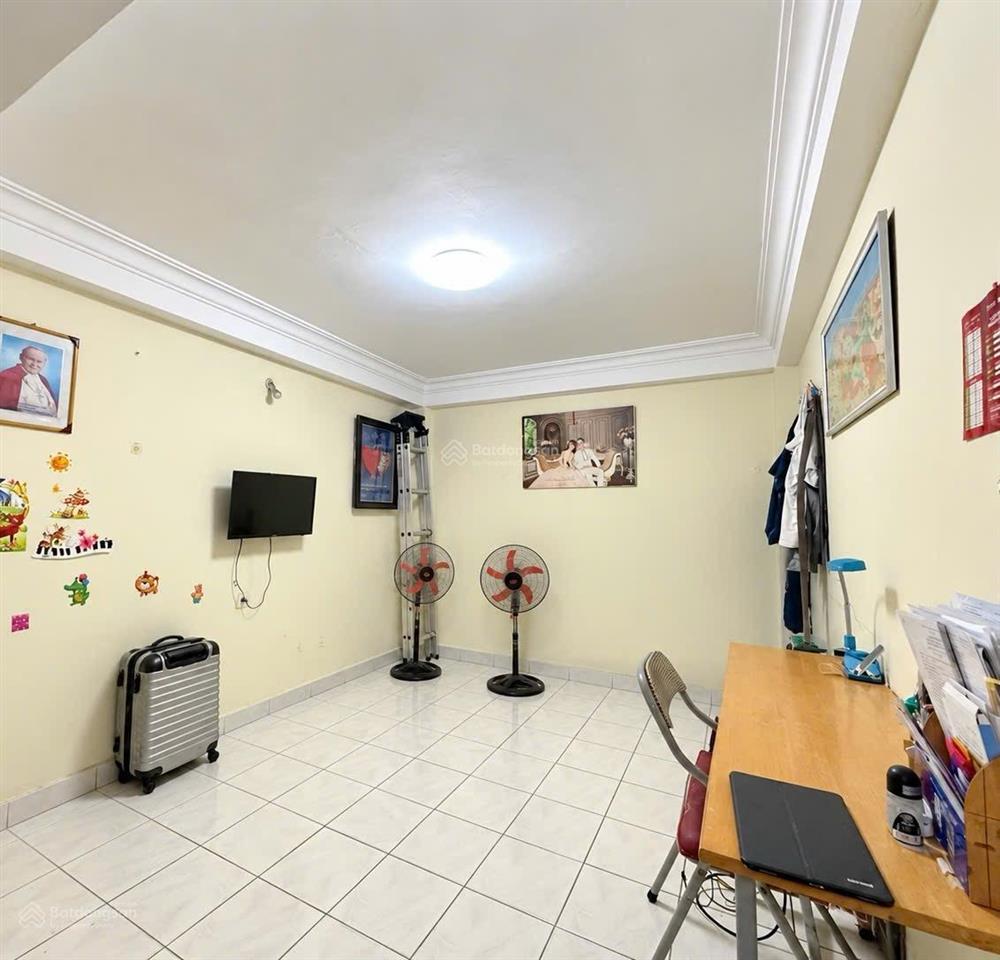 Bán nhà 4 tầng đường 3/2 hẻm kinh doanh, xe tải, đối diện hà đô centrosa, nhà hát hòa bình, 45m2