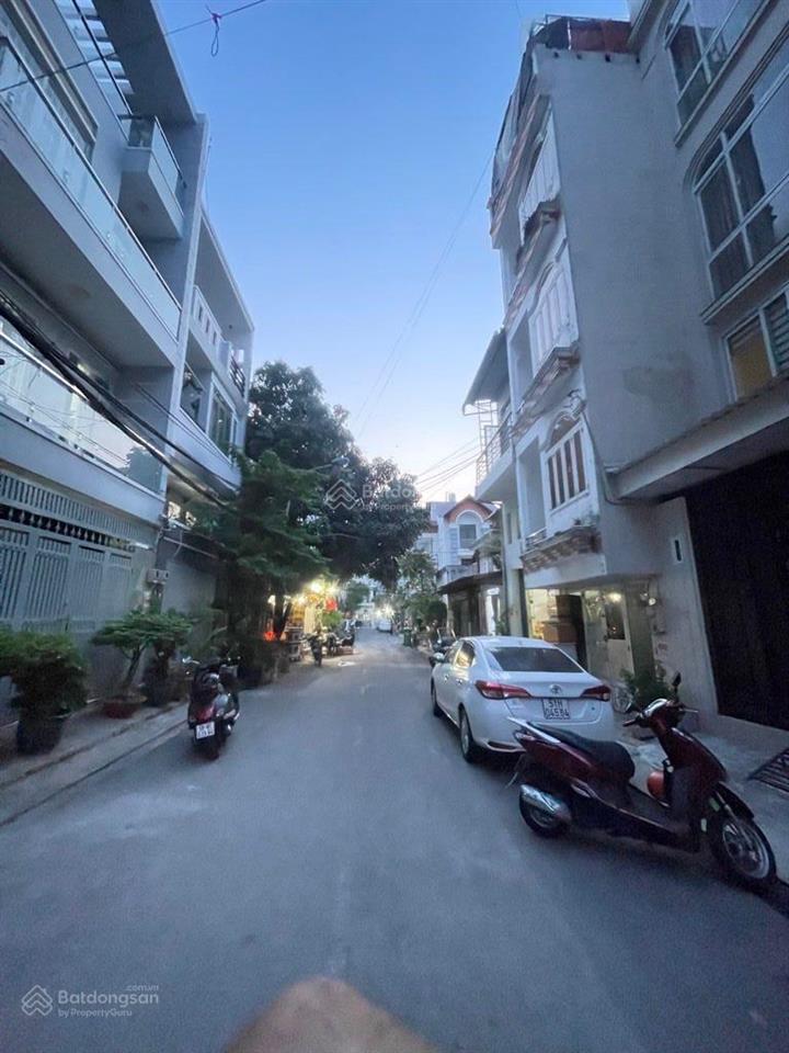 Quận 7  nhà 5 tầng mặt tiền đường số lý phục man  đường 10m có lề đường chỉ 4,3 tỷ