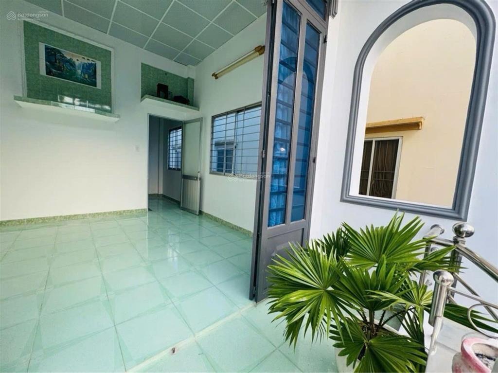 Nhà trệt, lầu  sân rộng, dtcn 66m2 gần mt huỳnh tấn phát, phú thuận  quận 7  nhỉnh 4 tỷ