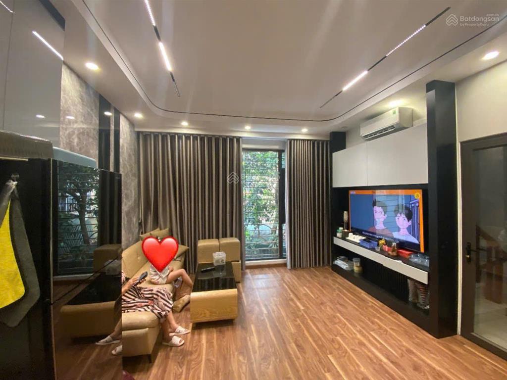 Gđ cần bán nhà phố hoàng hoa thám, ba đình, 6 tầng, thang máy, 3 nhà ra ô tô, ngõ thoáng gần phố