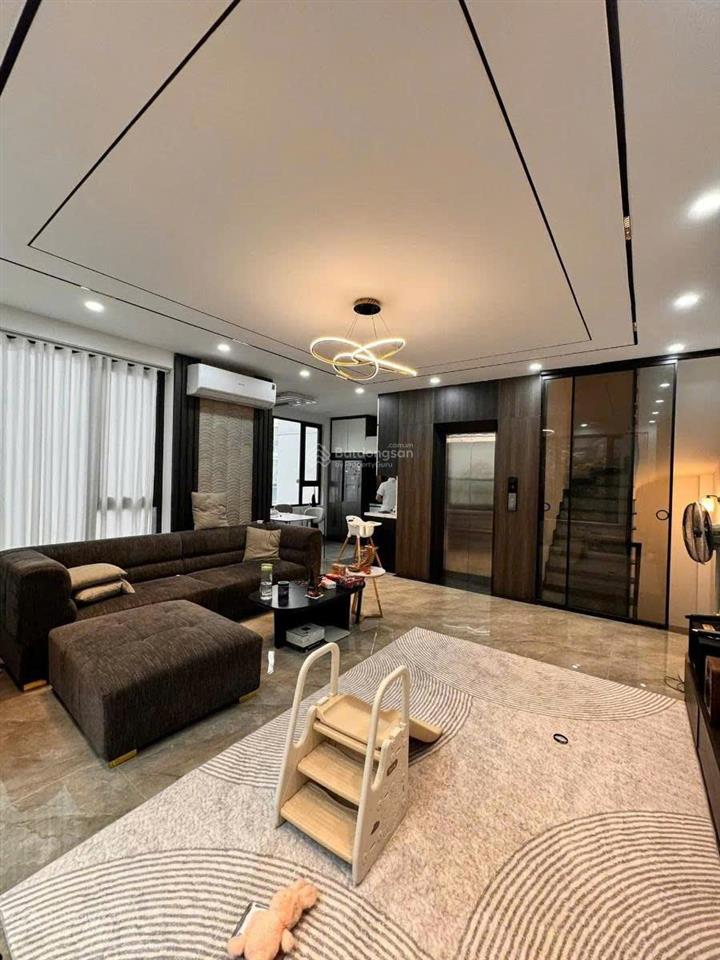 Bán nhà phố đội cấn, ba đình, 6 tầng, thang máy nhập khẩu, nhà thoáng sáng, sổ vuông đẹp