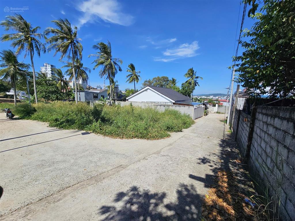 Bán lô đất trung tâm, phố 30/4, mặt tiền 9m, view biển, sổ đẹp, đi bộ ngắn ra tới chợ đêm, dinh cậu