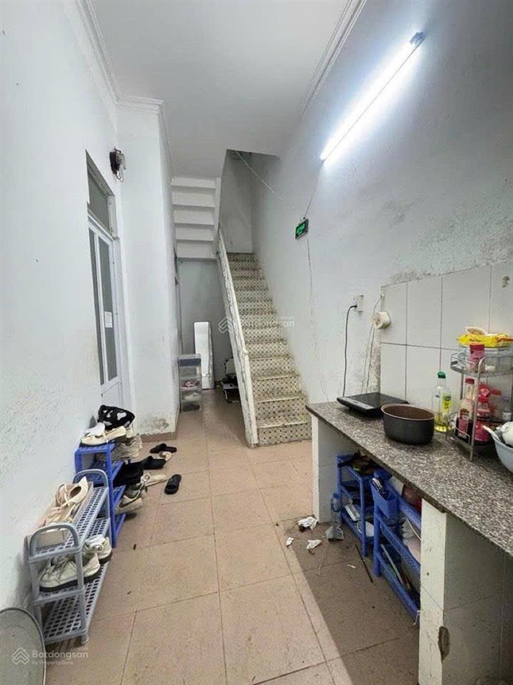 Bán đất tặng nhà phố hoàng văn thái, mặt tiền gần 6m, cách 1 nhà ra ô tô tránh, sổ đẹp, thoáng sau