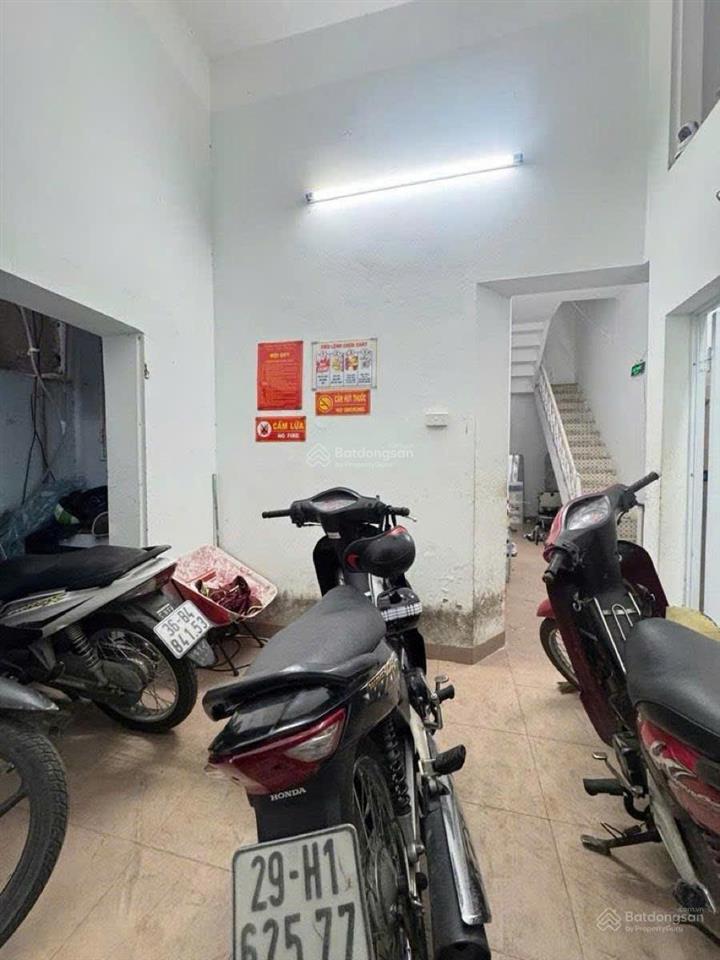 Bán đất tặng nhà phố hoàng văn thái, mặt tiền gần 6m, cách 1 nhà ra ô tô tránh, sổ đẹp, thoáng sau